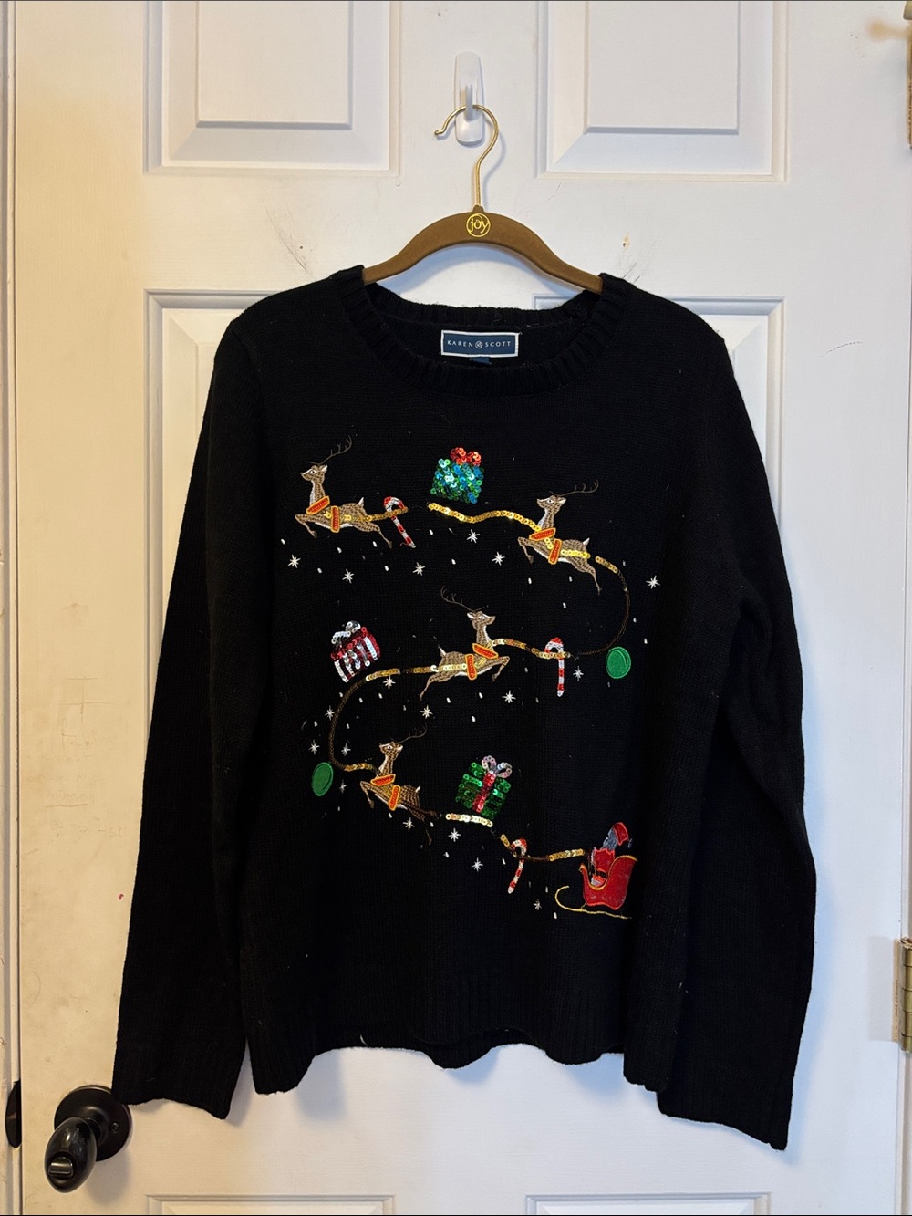 Karen Scott Christmas Crewneck Sweater with Festive Reindeer & Gifts Size Large